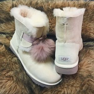 Ugg GITA in powder (size 10)